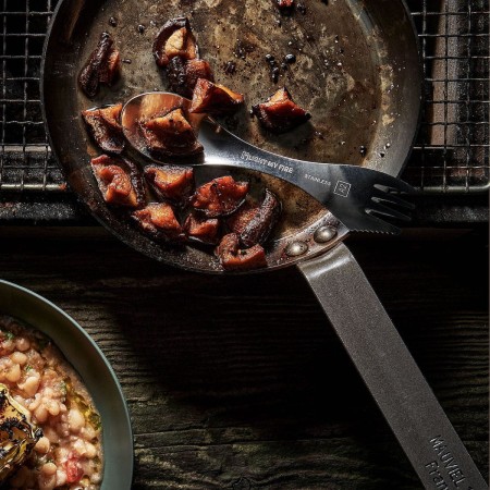 4_spork_stainless_inuse_1.jpg