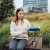 esbit-sculptor-isolierflasche-blau-vf1000sc-pb-bei-pause-in-der-stadt.jpg