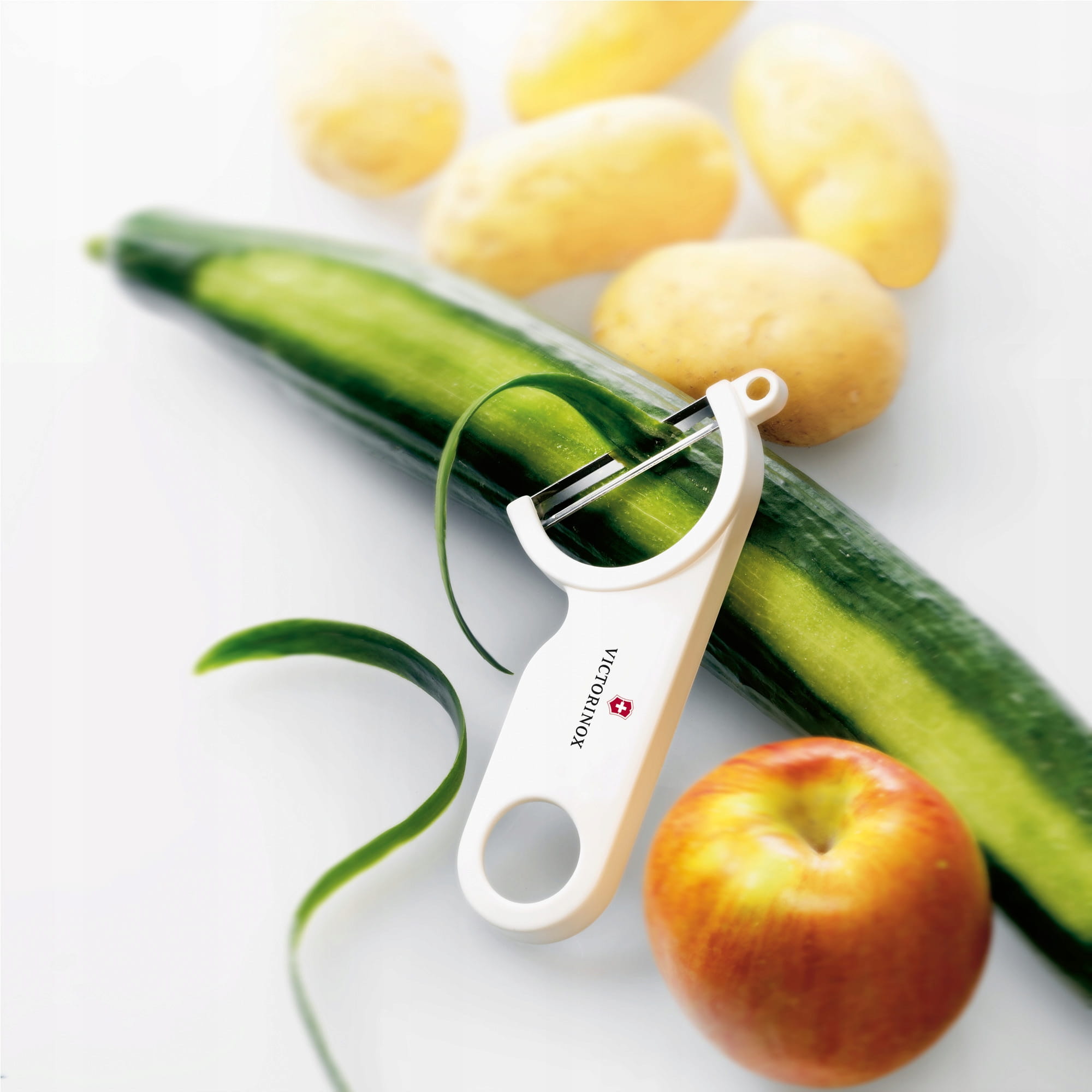 obieraczka-Victorinox-7-6073-7-biala-EAN-GTIN-7611160705150.jpg