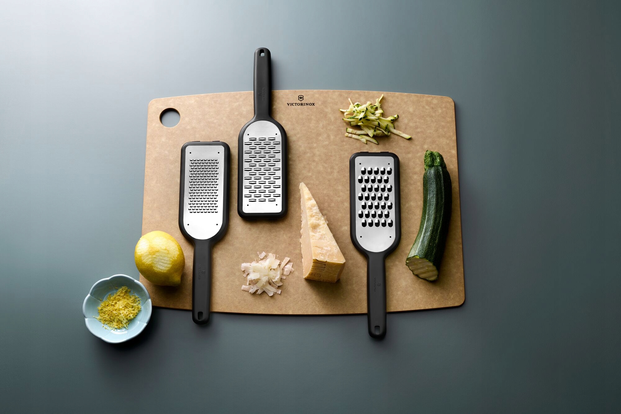 Victorinox-7-6081-3-tarka-gruboziarnista-z-oslona-elementow-tnacych-EAN-GTIN-7611160326539.jpeg
